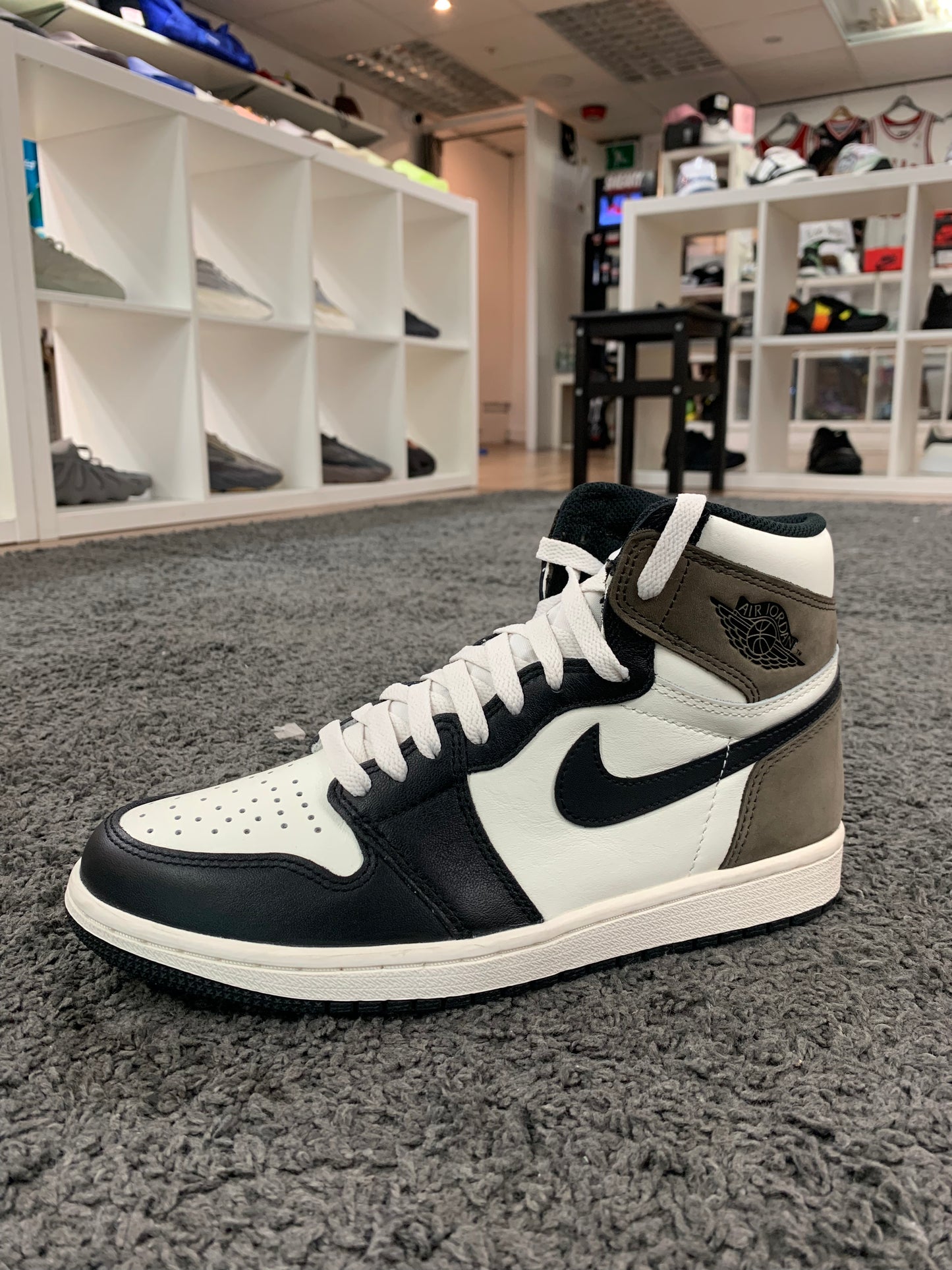 Air Jordan 1 Dark Mocha