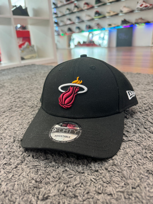 New Era 9Forty Snapback Heat Cap