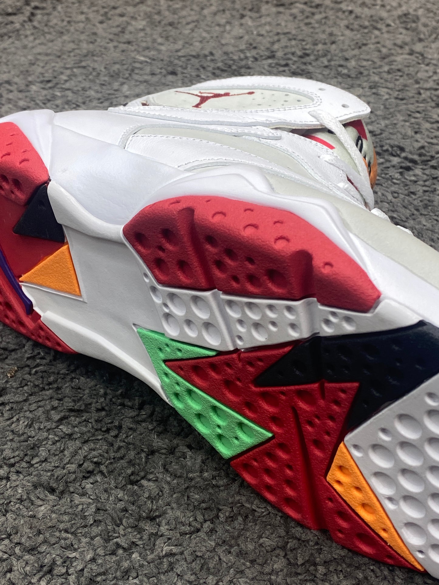 Air Jordan 7 Hare