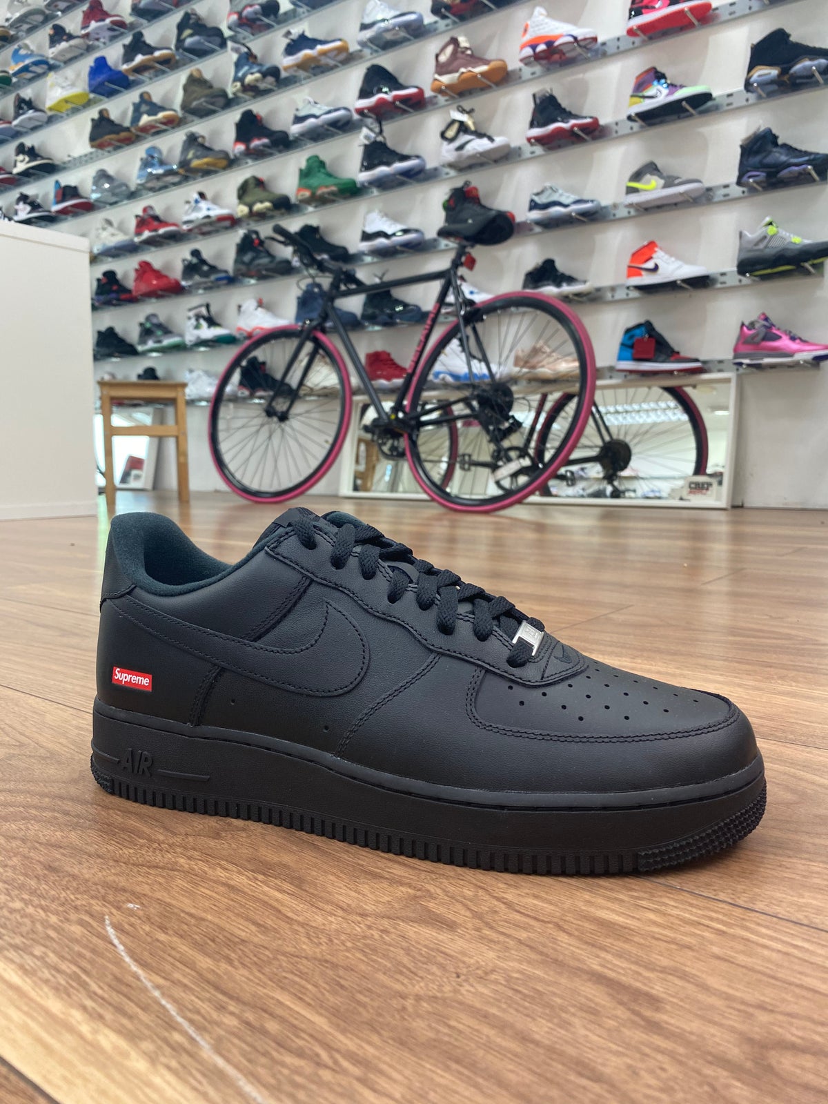 Supreme × Nike Air Force 1 Low BLACK 28 Air Force 1 Low Black Supreme - Trainers | Limited Resell