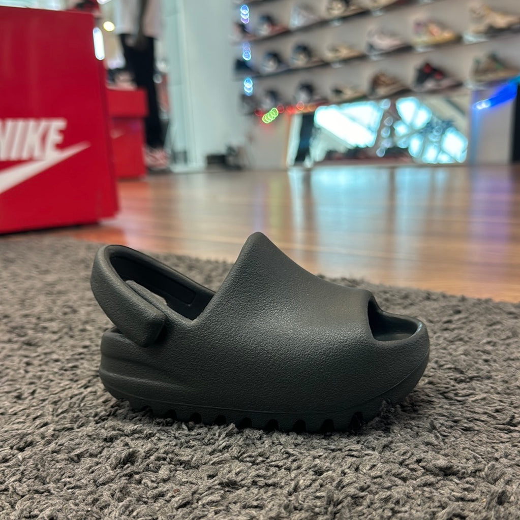 Black New Yeezy Slides Yeezy Slide Onyx Raffles Where To Buy The