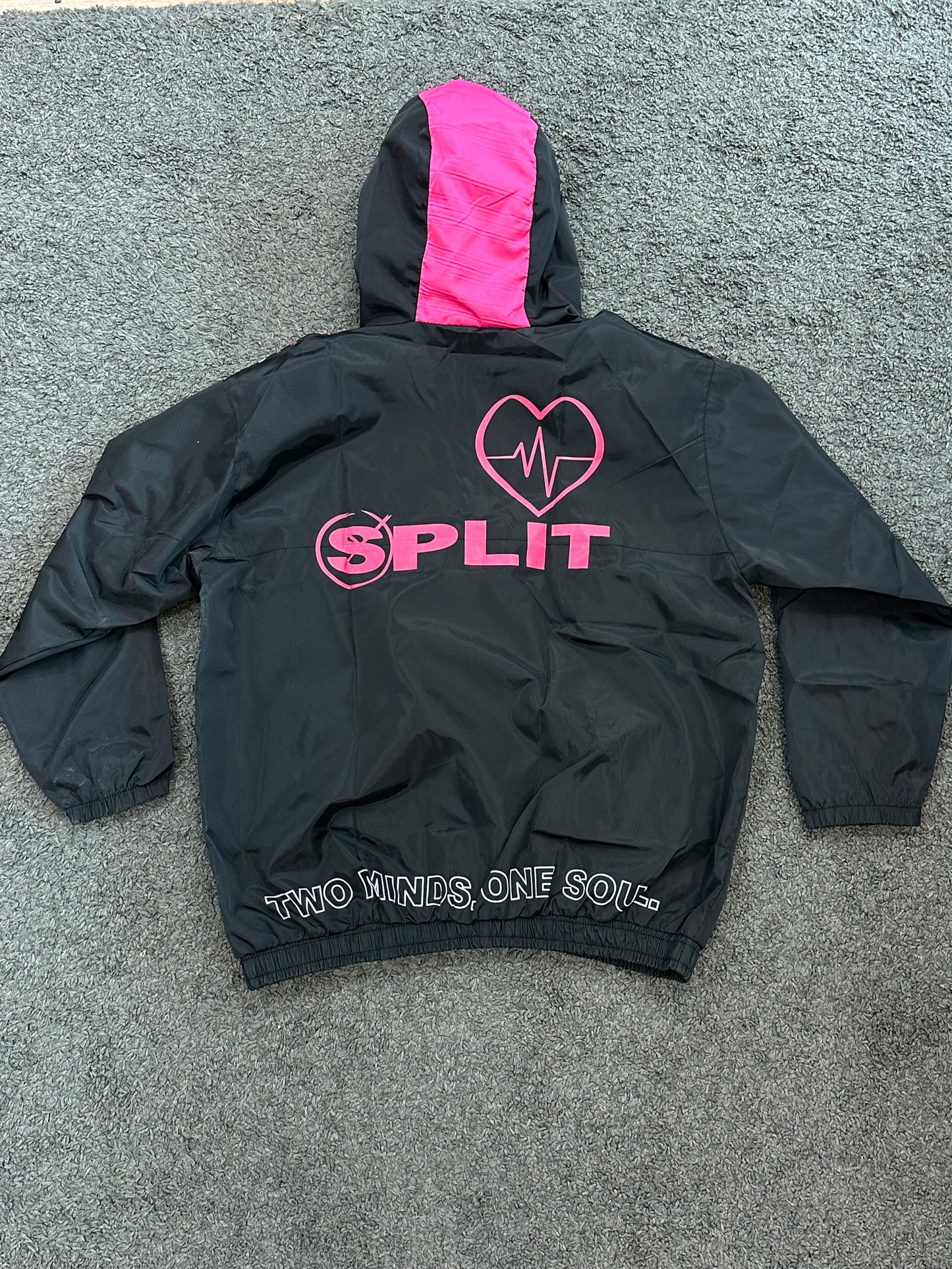 Split windbreaker black and pink