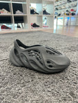 Yeezy Foam Runner Carbon (Grey)