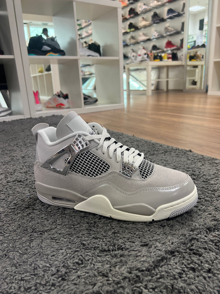 Women's Air Jordan 4 Retro Frozen Moments