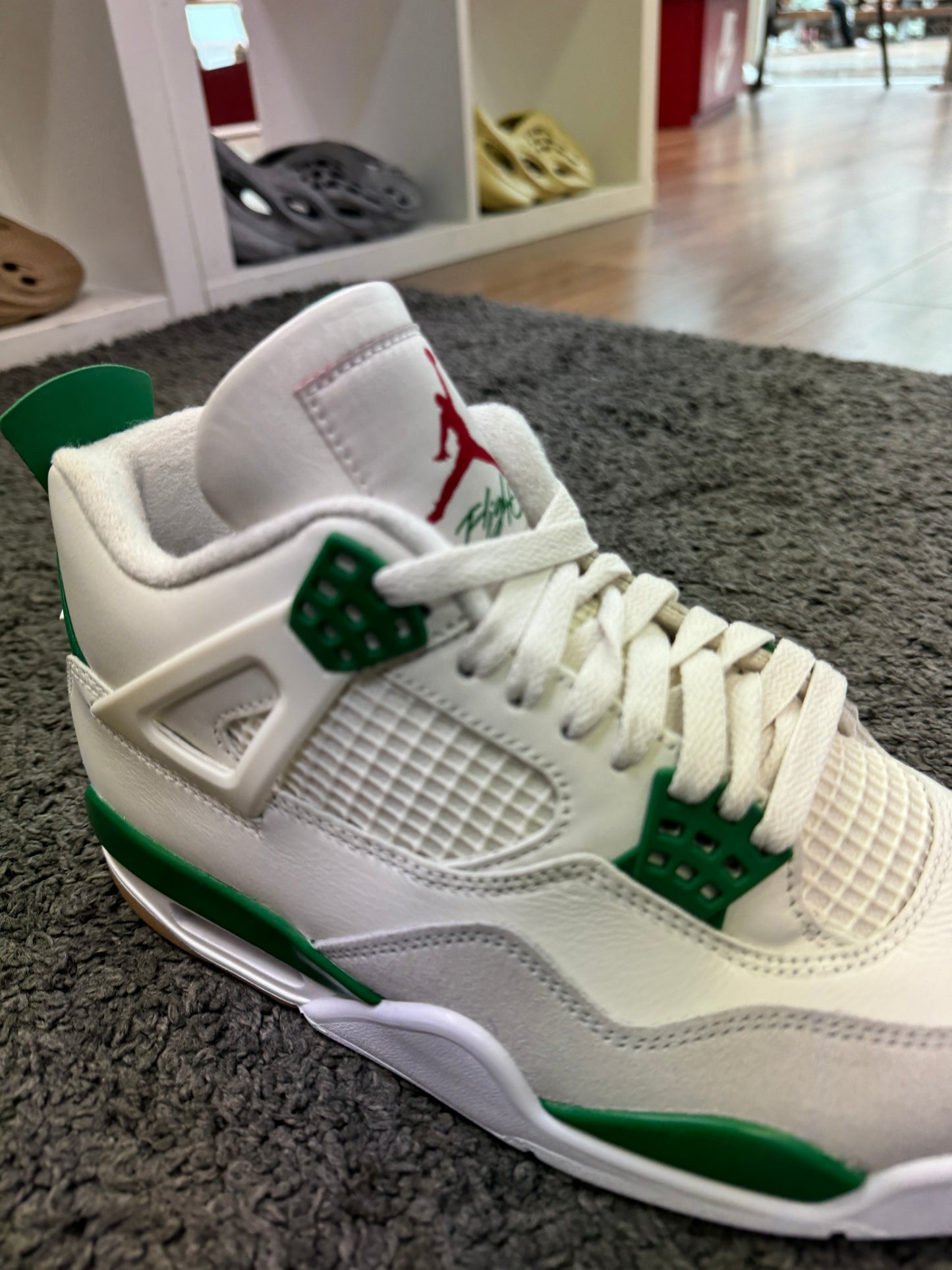 Air Jordan 4 Retro SB Pine Green