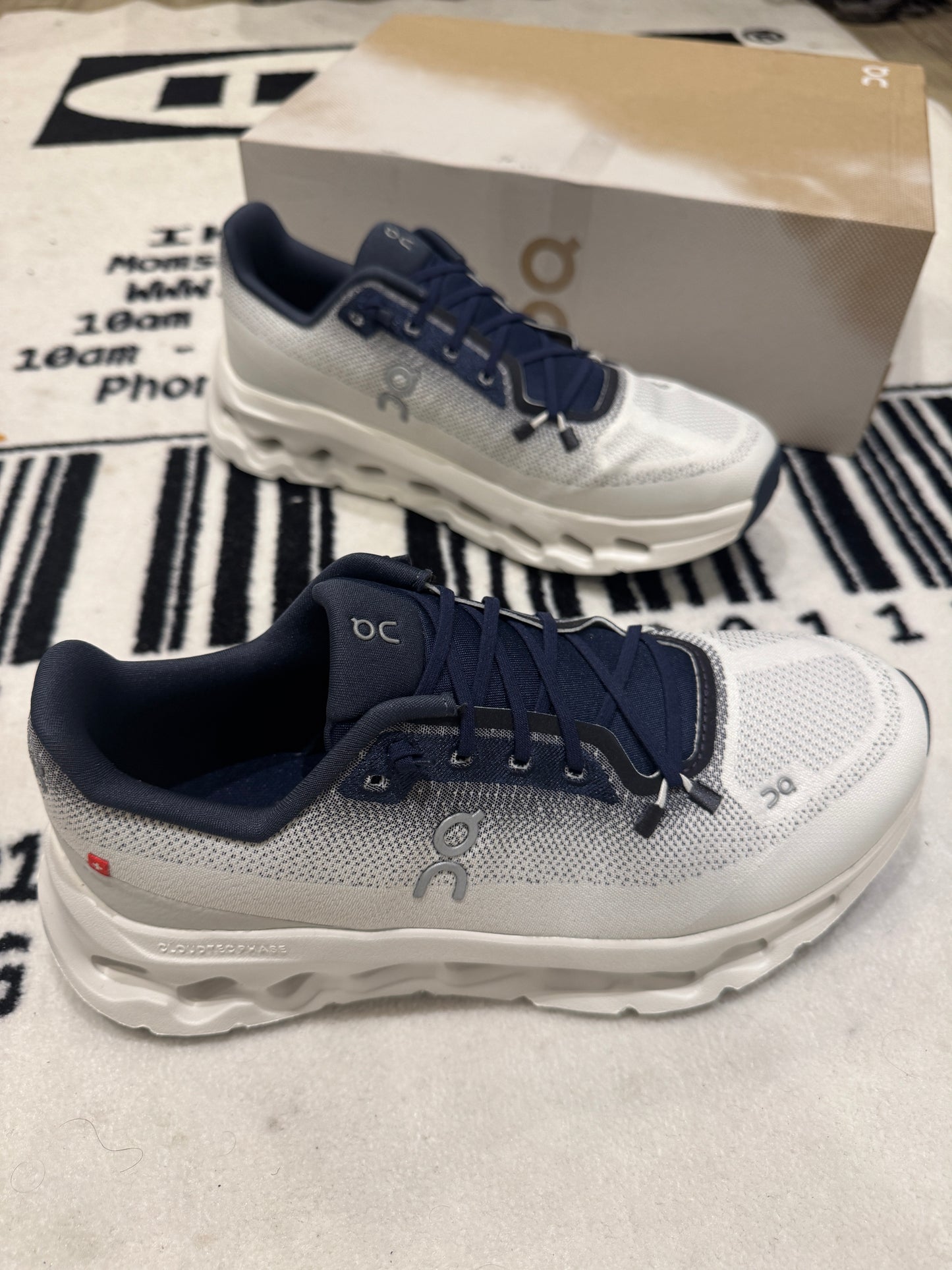 ON Cloud CLOUDTILT Midnight Ice