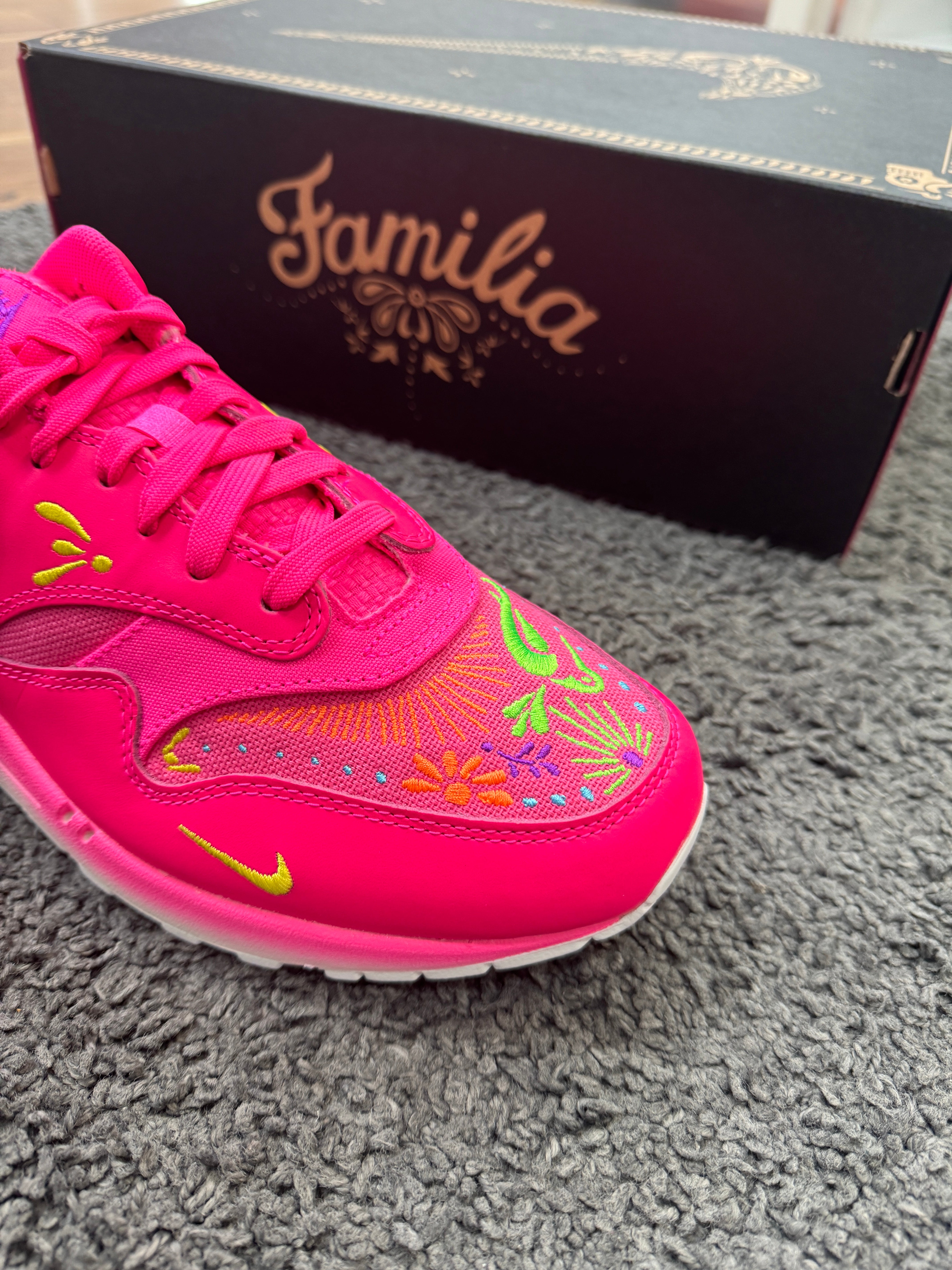 dia de los muertos nike air max