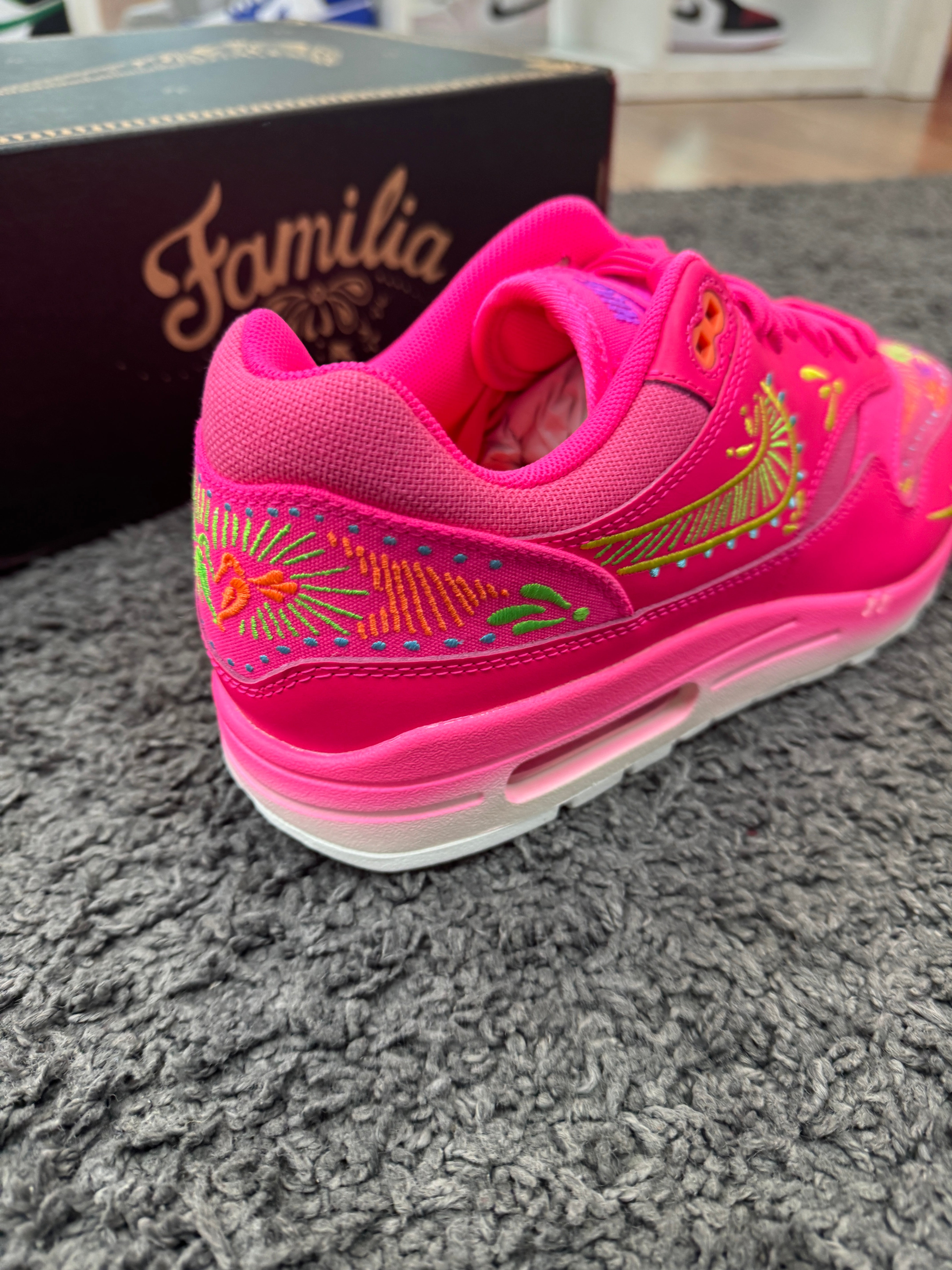 dia de los muertos nike air max