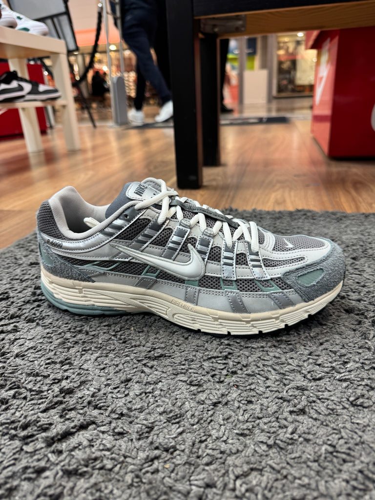 P6000 nike red sales