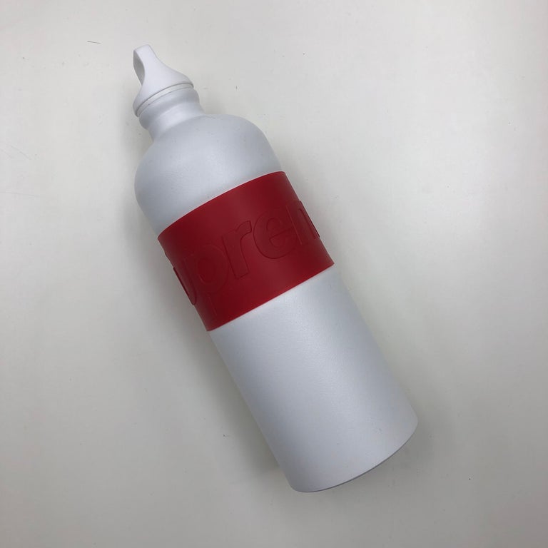 Supreme sigg water bottle ss19 hotsell
