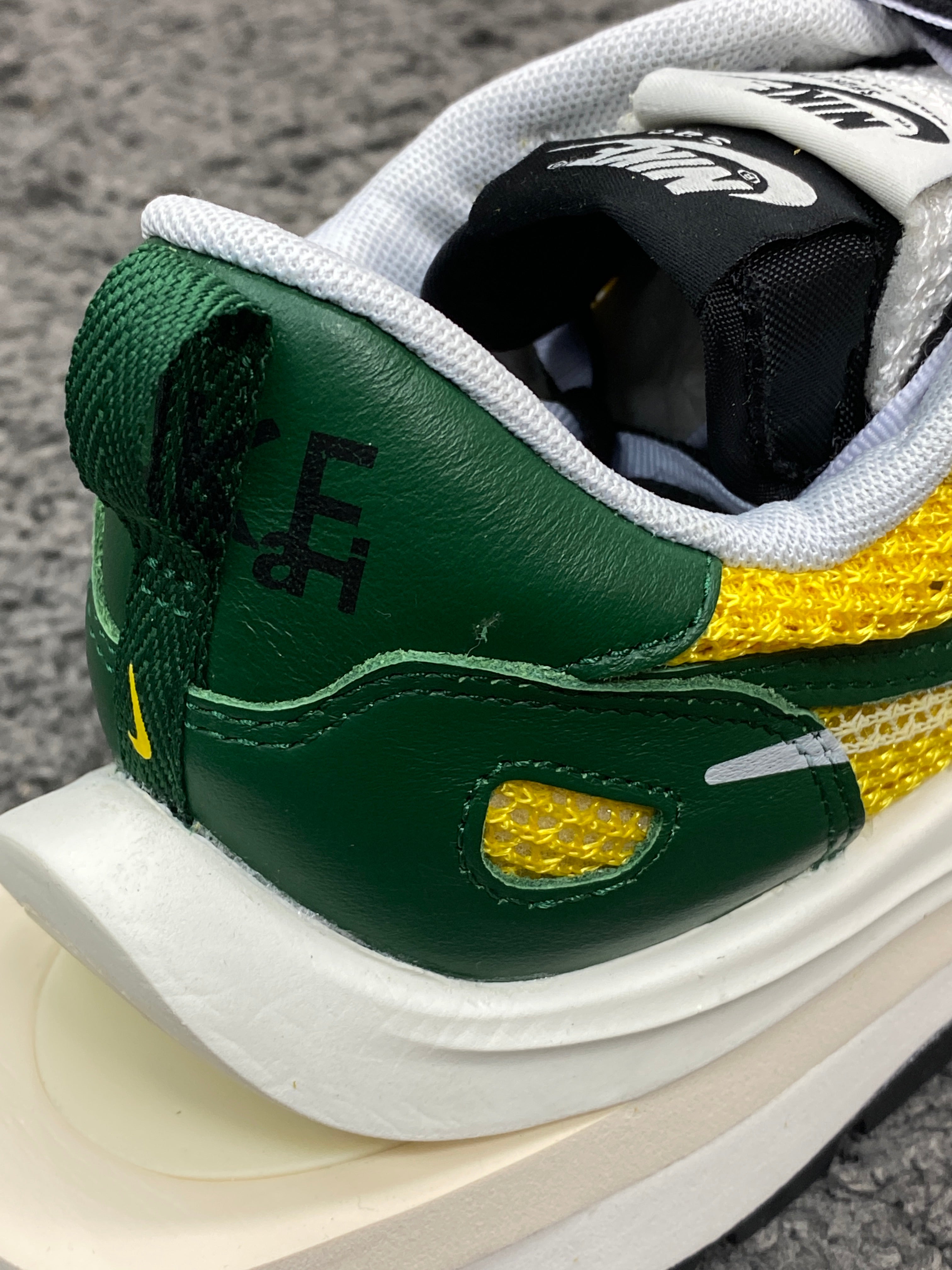 nike sacai vaporwaffle tour yellow stockx