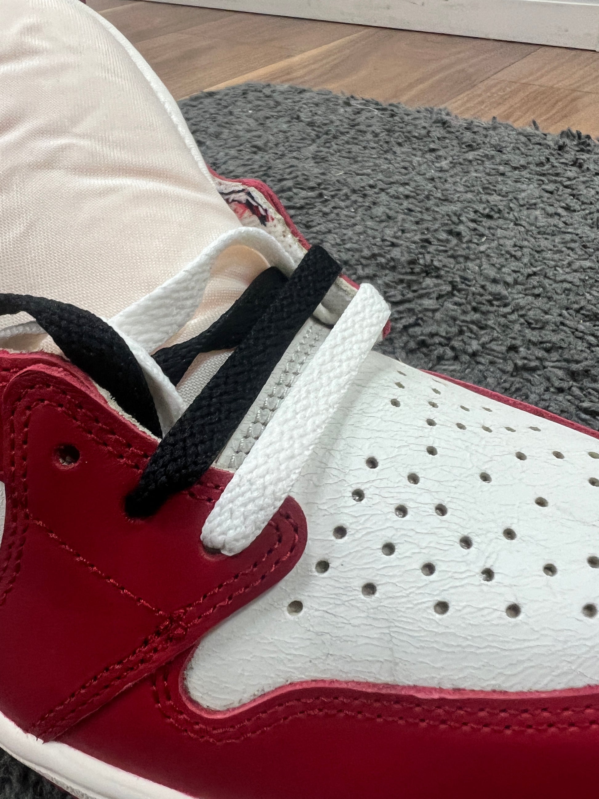 Air Jordan Retro High OG Chicago Lost Found – Crep Select