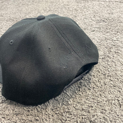 3RT1N Flat Cap Black Snapback